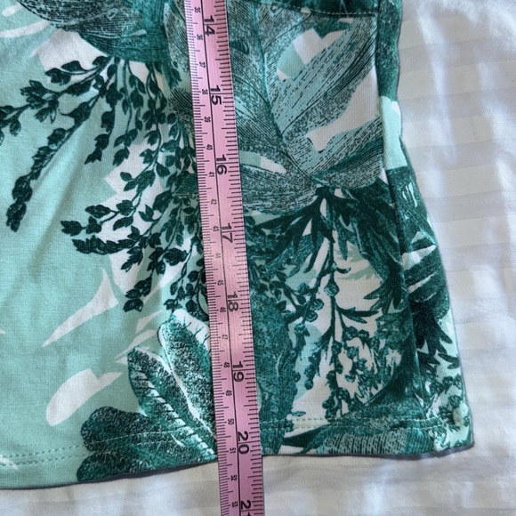 Guess Keyhole Top - Picture 5 of 5